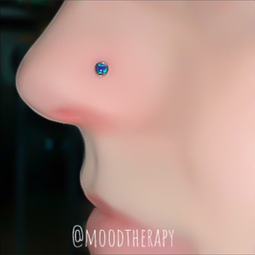 💕NIB Moodtherapy Handmade Sterling Silver Purple Fire Opal Nose Stud💕
